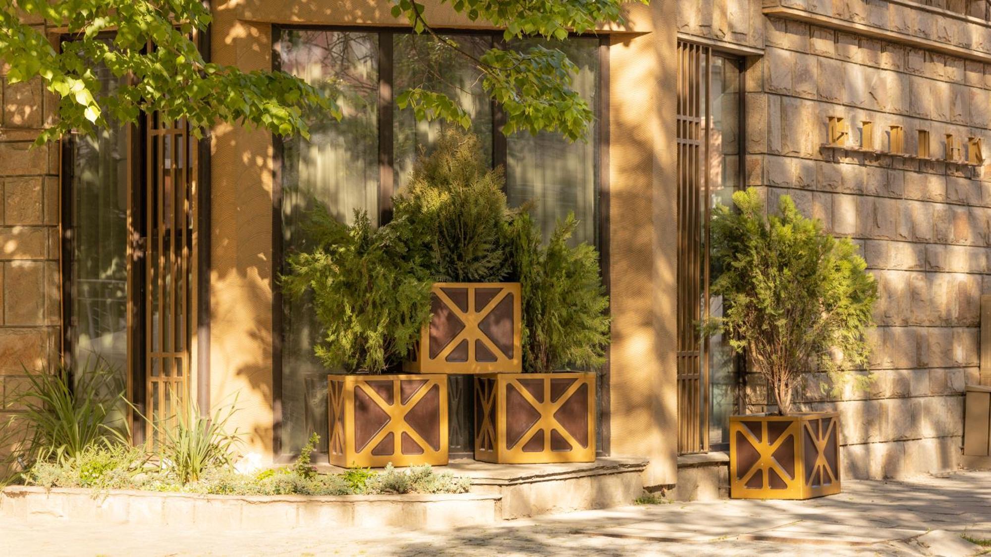 Hidden Bank: Cash Apartman Plovdiv Kültér fotó